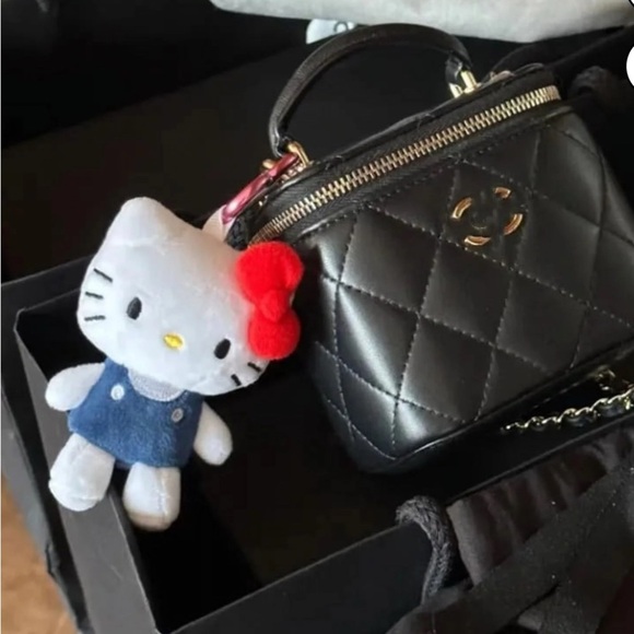 Hello Kitty Plush Keychain with Red Bow - Picture 2 of 7